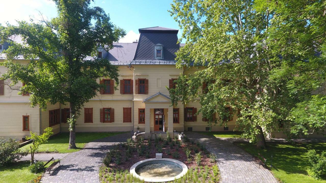 Fonix Wellness Resort Csitár Eksteriør billede